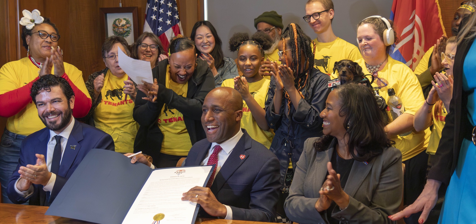 Mayor signing ordinance