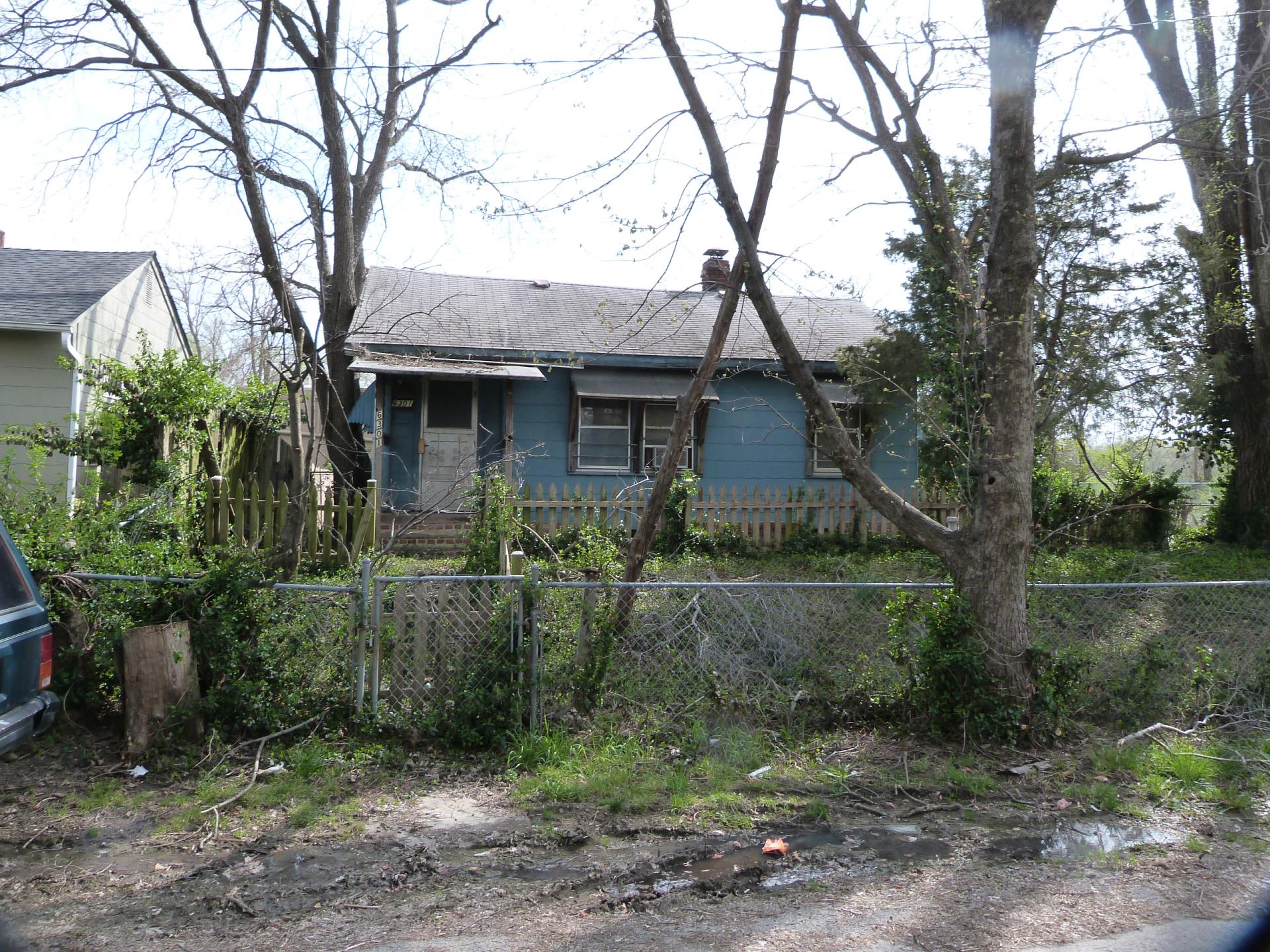 Exterior photo of front of house located at 6301 E 35th Ter.